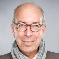 Farbiges Protrait eines mannes mit Brille