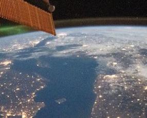 NASA Johnson: „The City Lights of Northern Europe“. Fotografie der Internationalen Raumstation