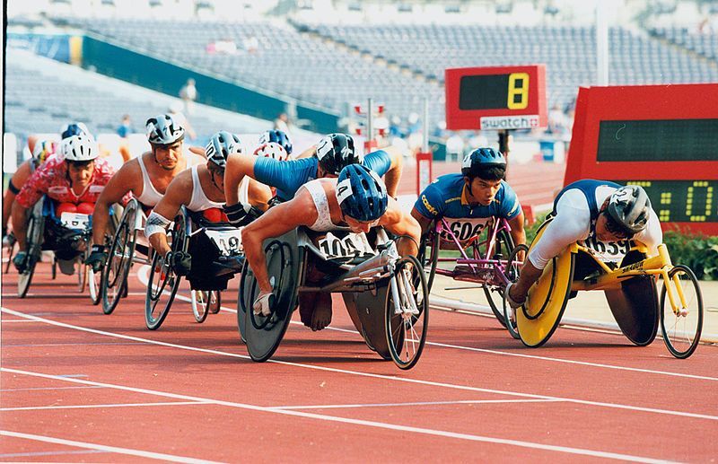 Atlanta Paralympic Games, 1996, Fotograf: John Sherwell, Quelle: Australian Paralympic Committee/Sport The Library ([http://commons.wikimedia.org/wiki/File:71_ACPS_Atlanta_1996_Track_Paul_Wiggins.jpg Wikimedia Commons/Australian Paralympic Committee] [http://creativecommons.org/licenses/by-sa/3.0/de/deed.en CC BY-SA 3.0 DE]).